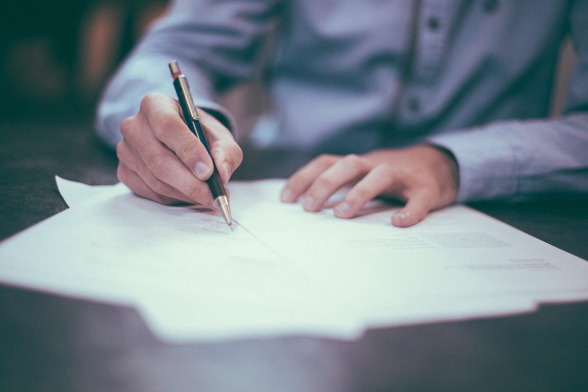 Trabajar en Polonia. Tipos de contrato.